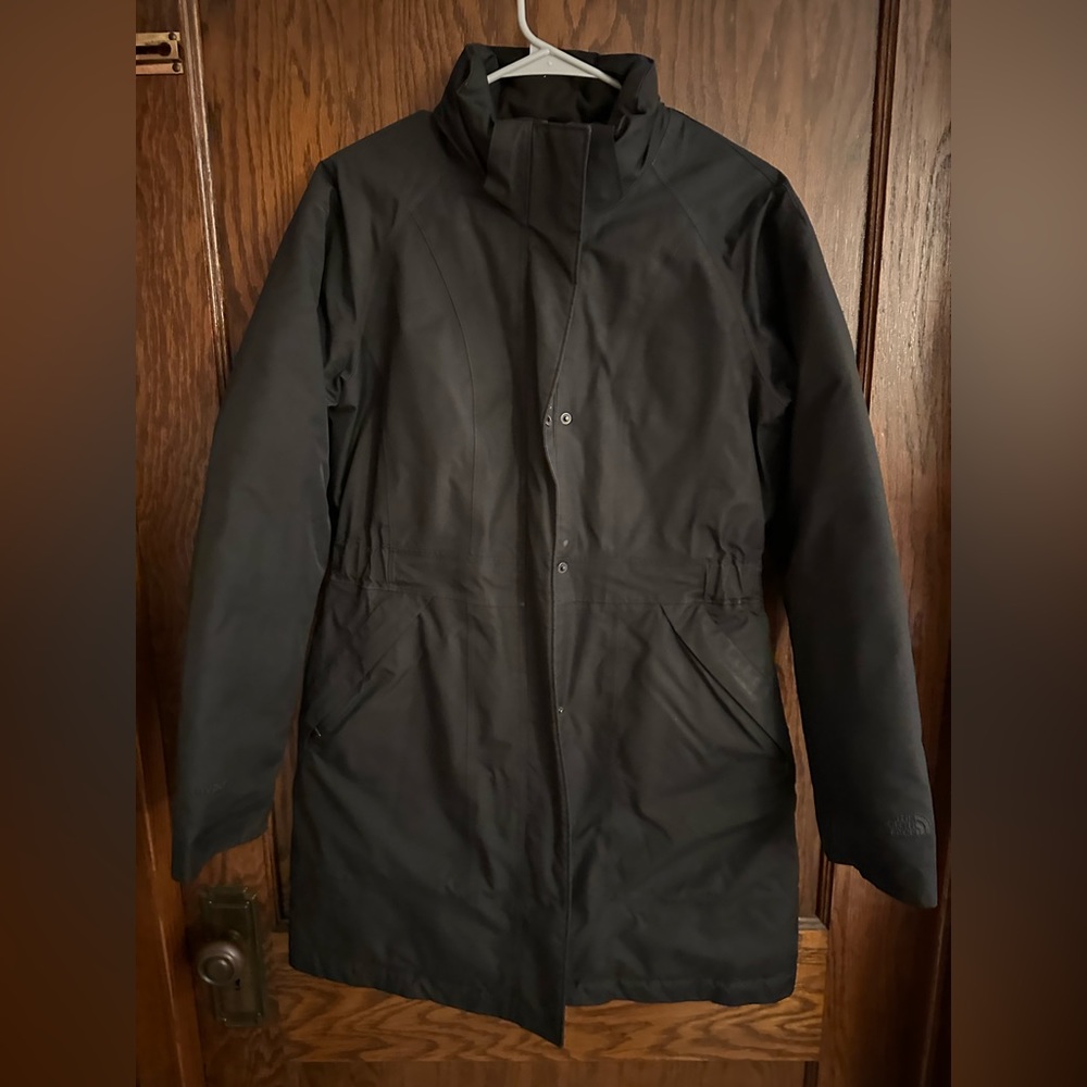 Women’s north face black parka